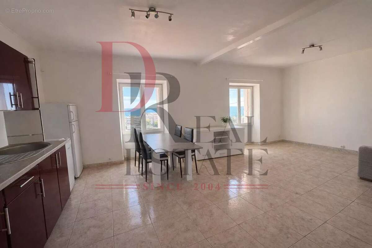 Appartement à ROQUEBRUNE-CAP-MARTIN