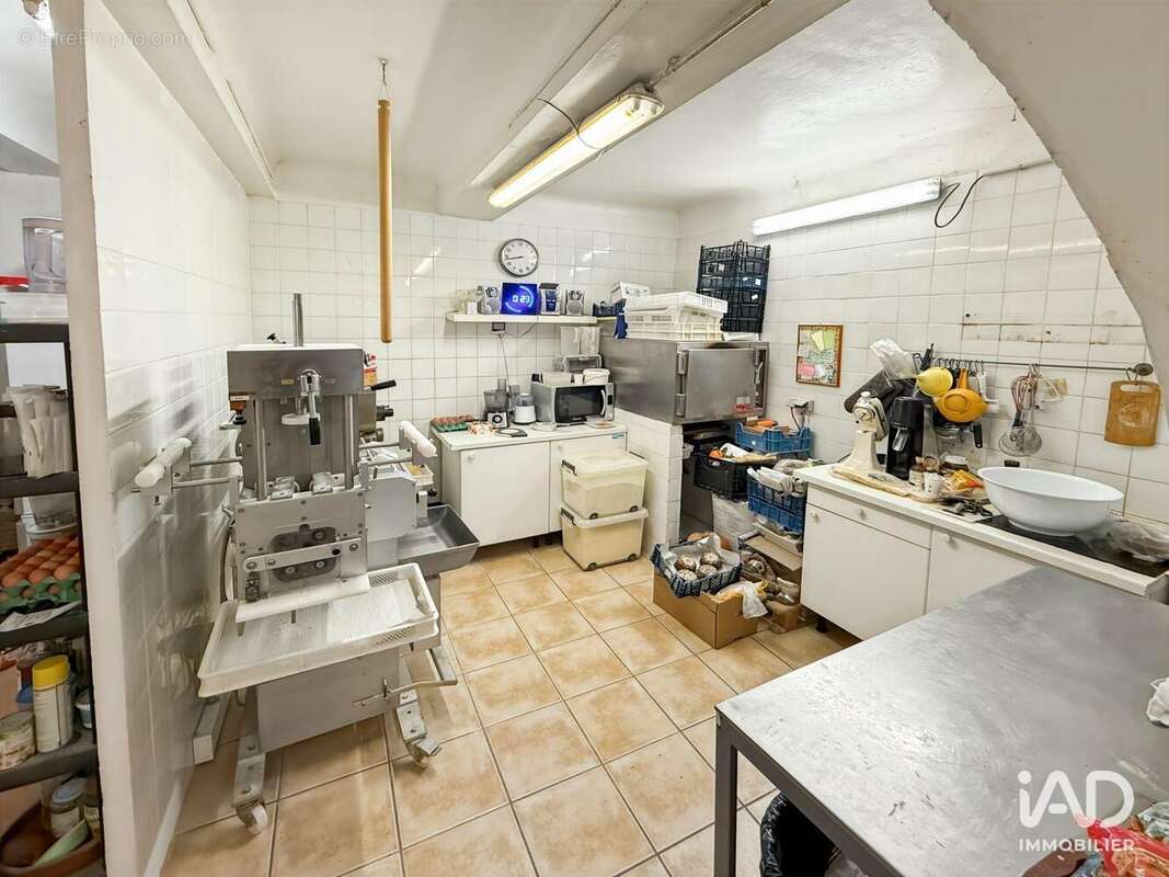 Photo 2 - Commerce à SAINT-MAXIMIN-LA-SAINTE-BAUME