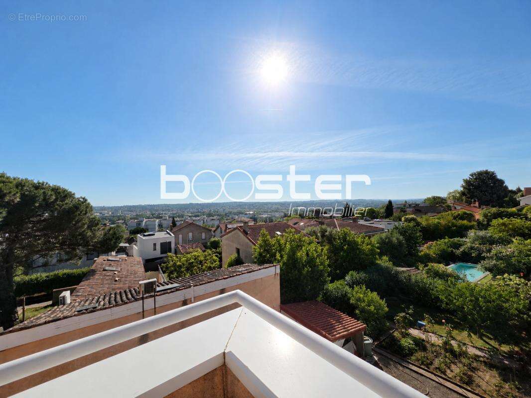 Guilhemery - superbe 2 pieces avec double terrasses plein ciel et parking - photo 2