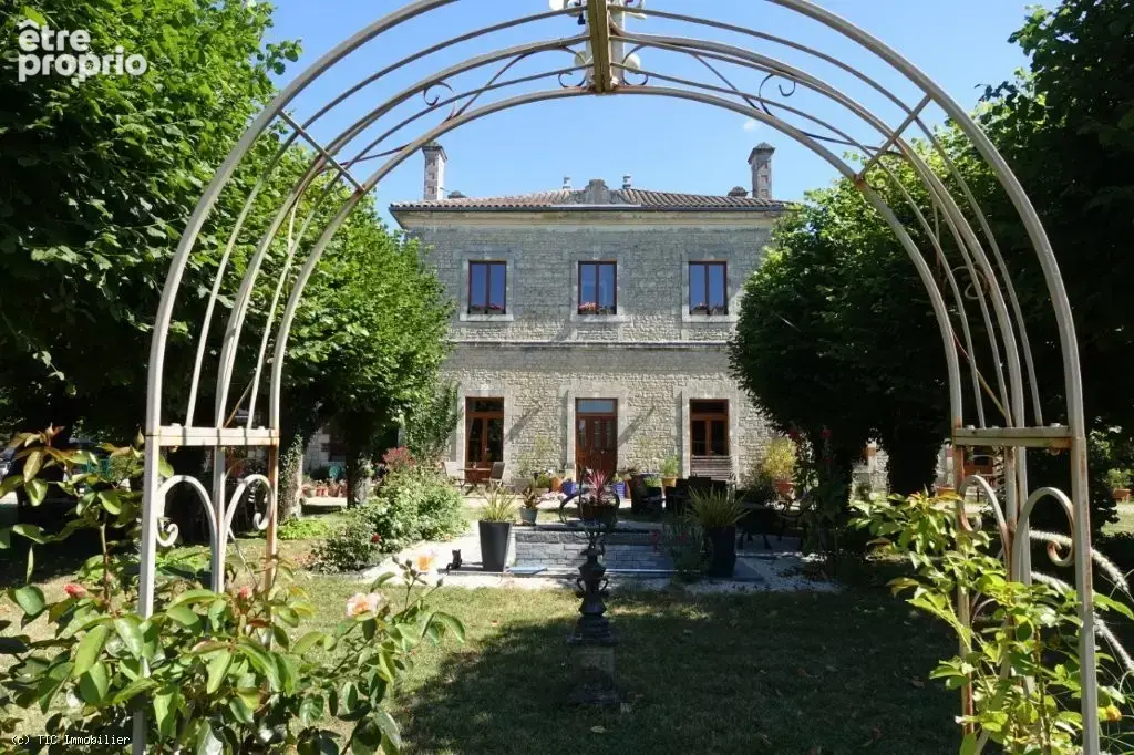 Superbe Ancien Prieuré Bien Rénové Avec Piscine, Mares et Parc Clos - photo 44