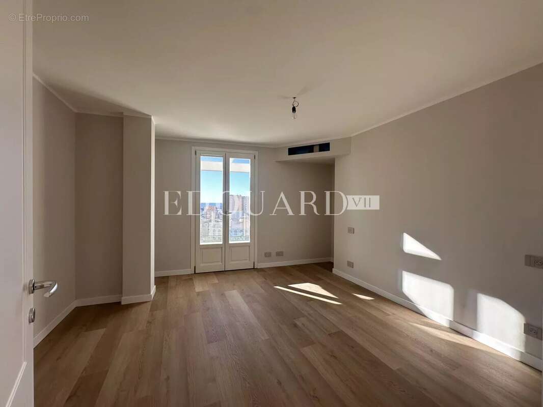 Appartement à ROQUEBRUNE-CAP-MARTIN