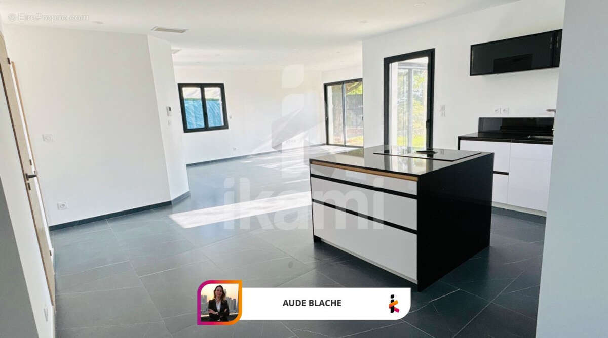 Maison à CHANOS-CURSON