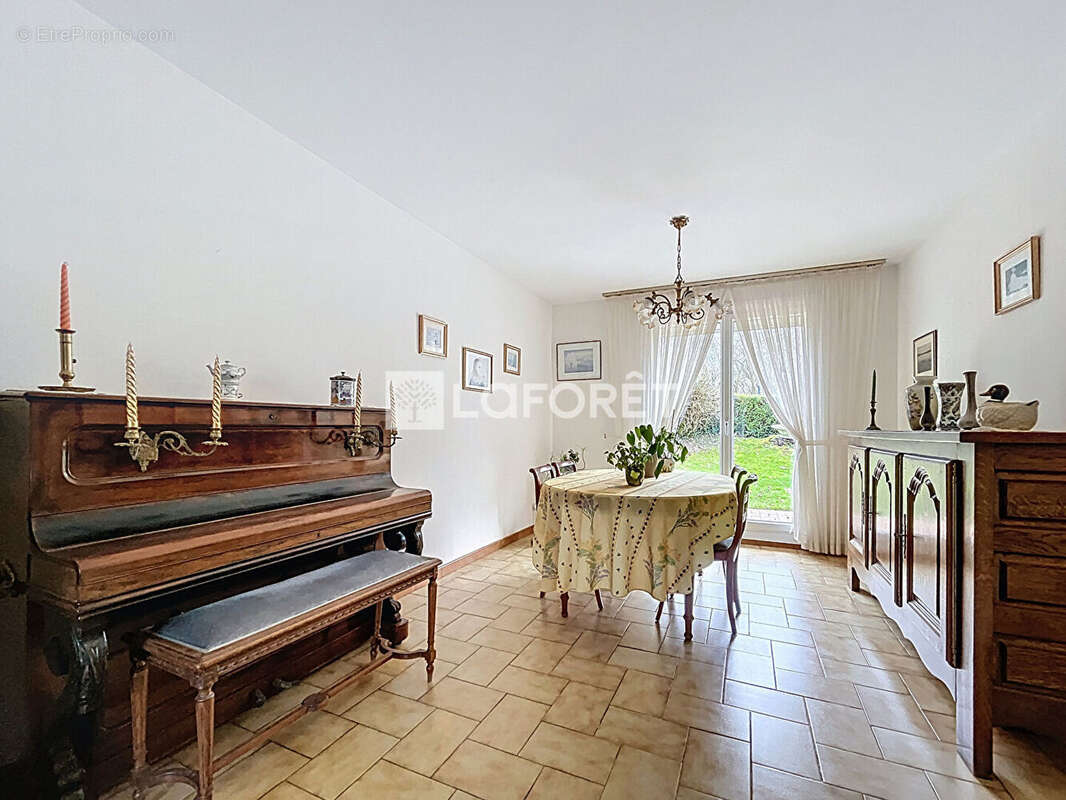 Maison à SAINT-MARTIN-DU-TERTRE