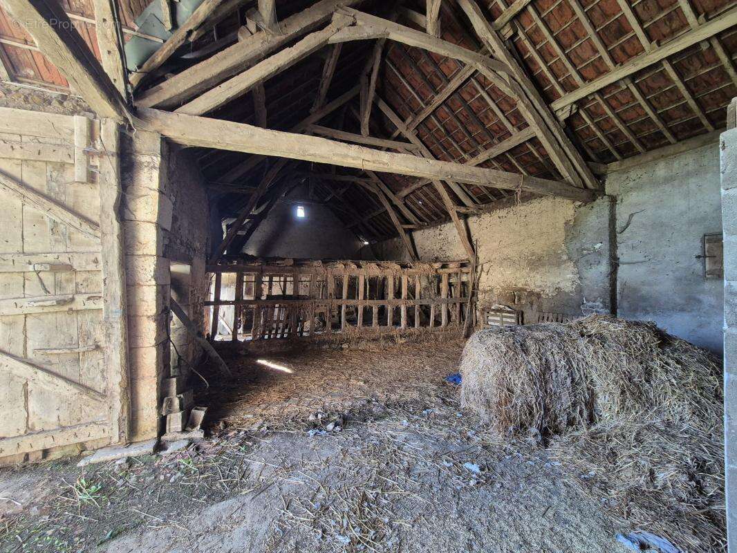 Maison à LA BERTHENOUX