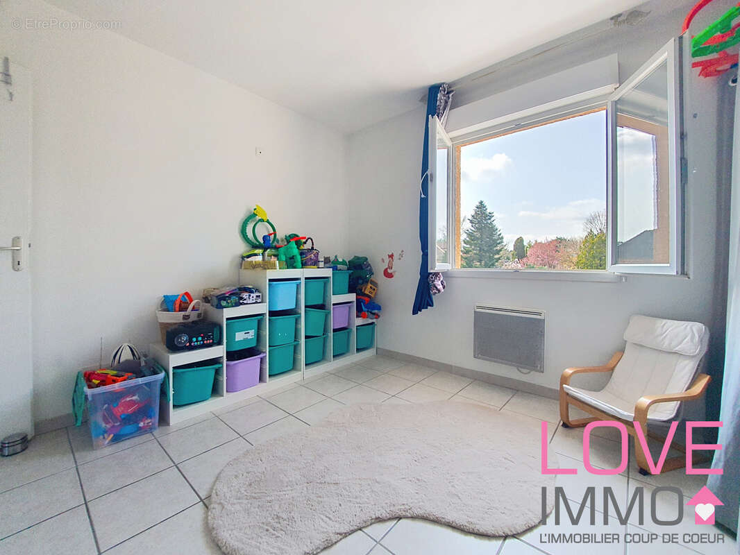Appartement à LA BATIE-DIVISIN
