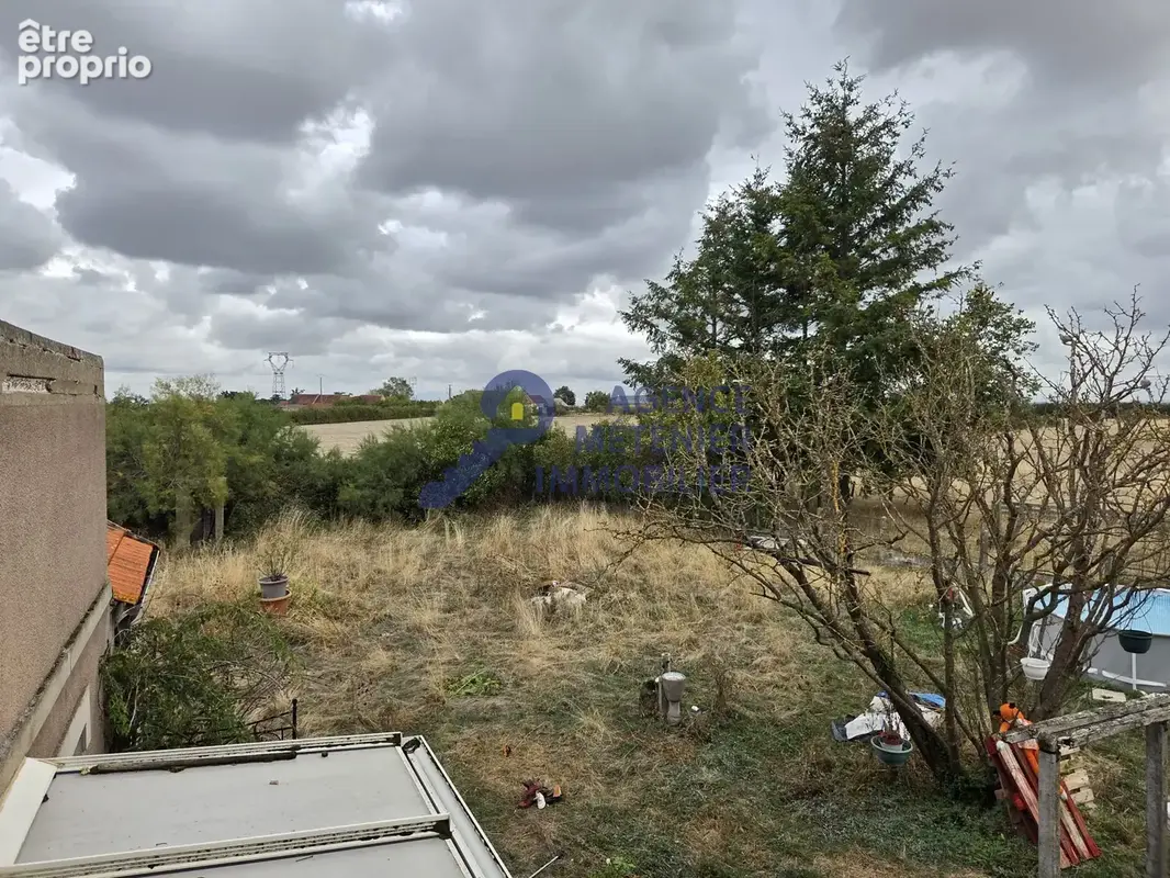 CHAREIL-CINTRAT   Maison de 104,90 m2 avec nombreuses dépendances et 8 580 m2 de terrain - photo 13