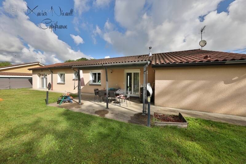 Maison à PONT-DE-VAUX