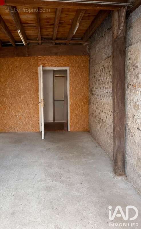 Commerce 140 m² à Gaillon  - photo 4