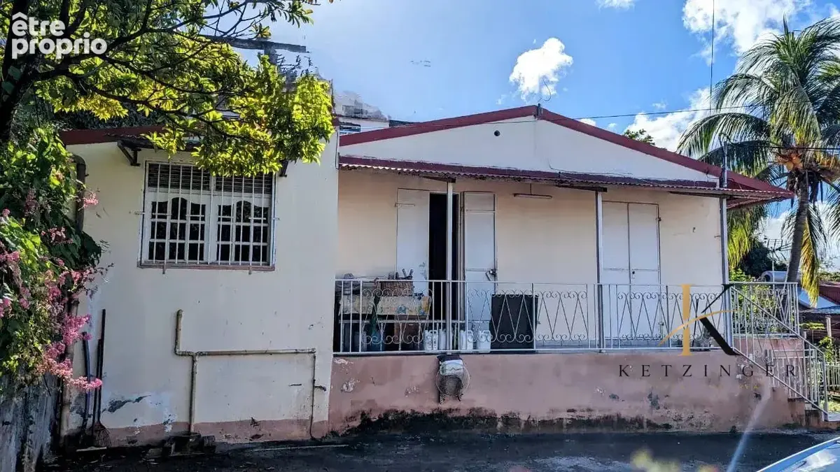 Maison 4 pièces 90 m² à vendre à Basse-Terre (97100) - photo 1