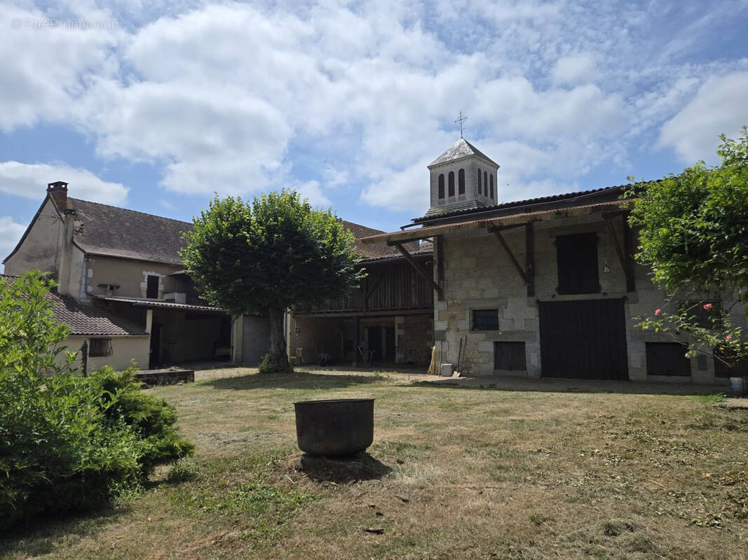 Maison à ISSAC