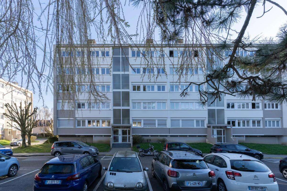 Appartement à BOIS-D'ARCY