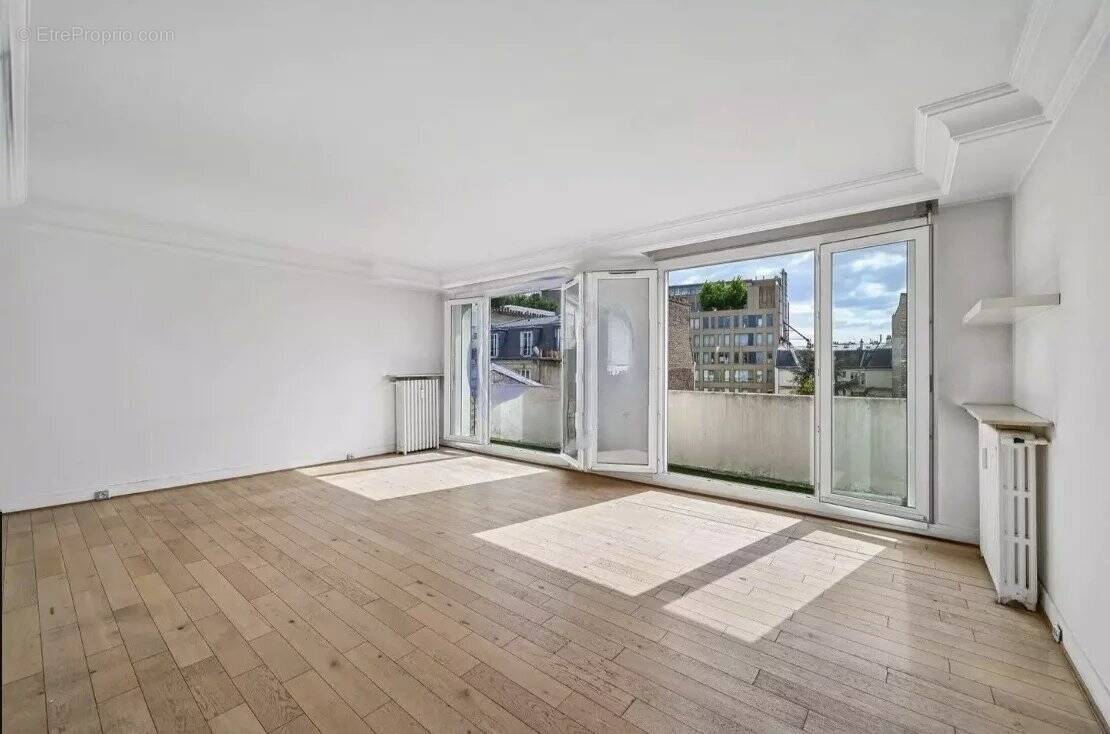 Appartement à NEUILLY-SUR-SEINE