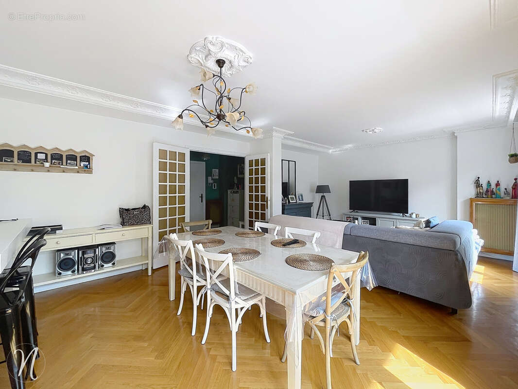 Appartement à SAINT-GENIS-LAVAL