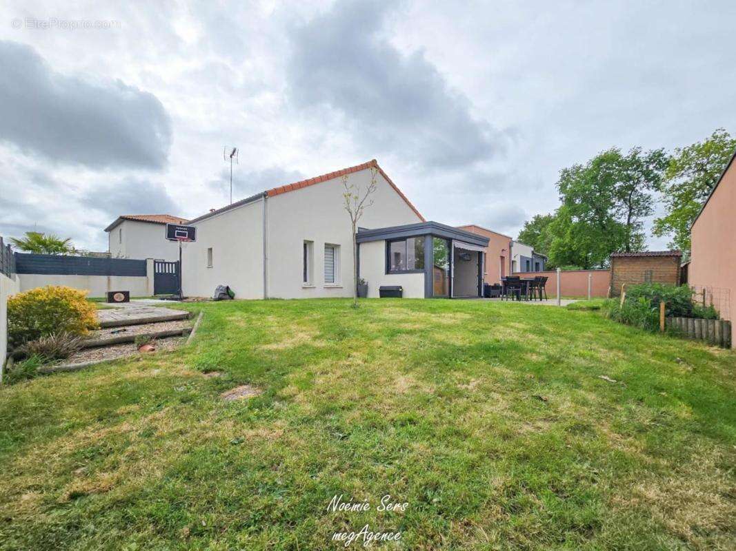 Maison à SAINT-LEGER-SOUS-CHOLET