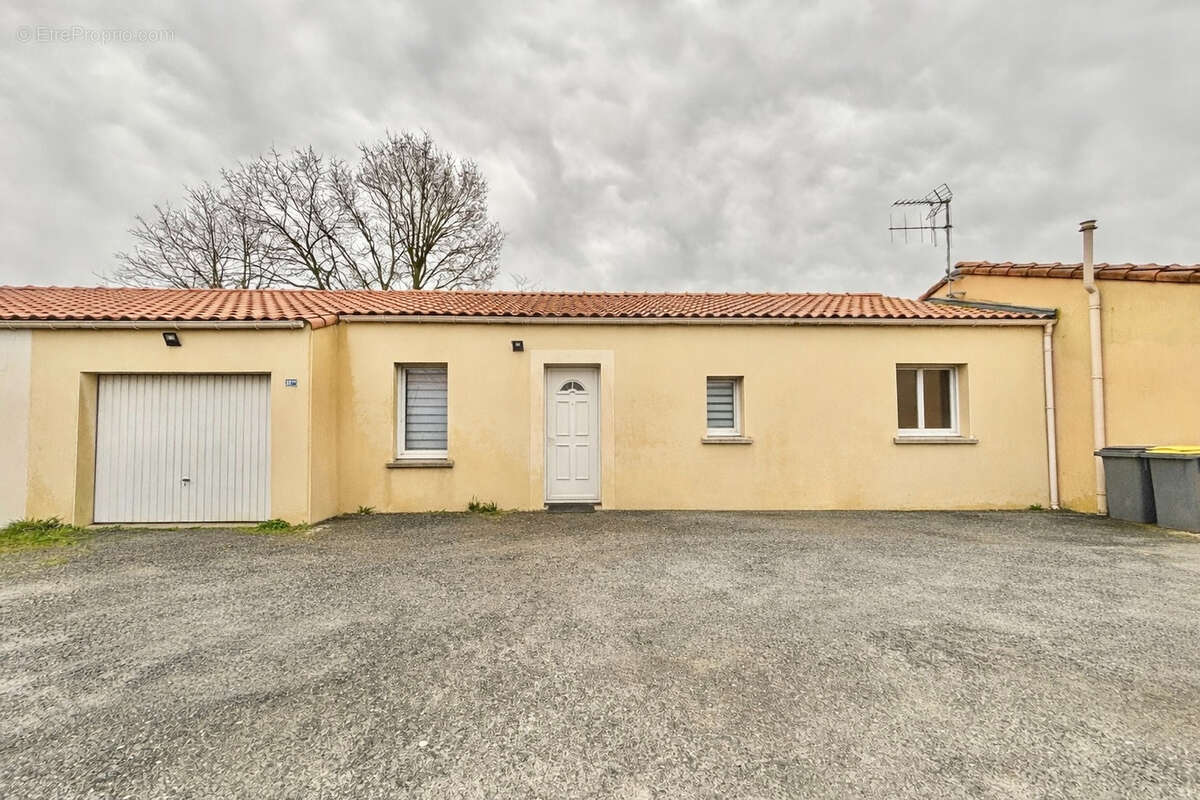 Maison à SAINT-COLOMBAN