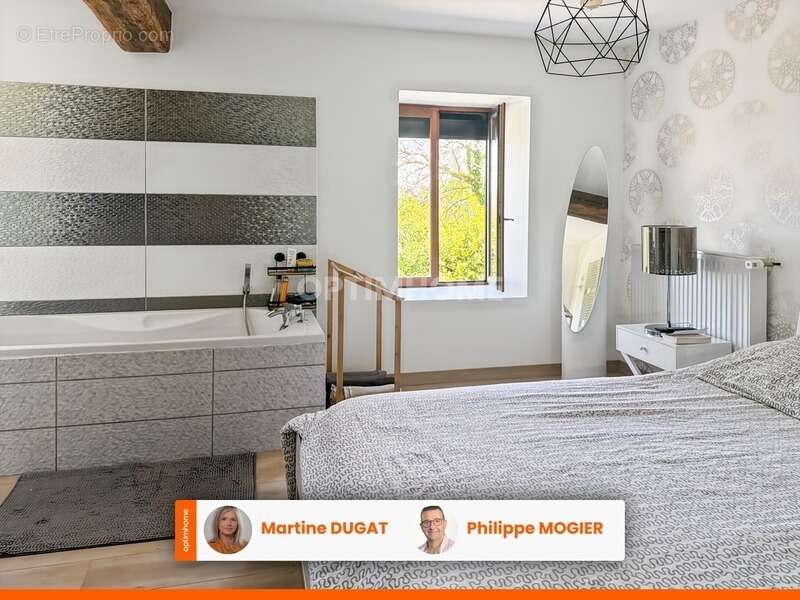 Maison à CREUZIER-LE-NEUF