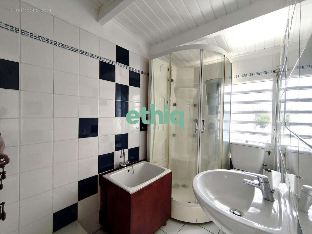 Appartement 81 m² à Pointe-A-Pitre  - photo 9