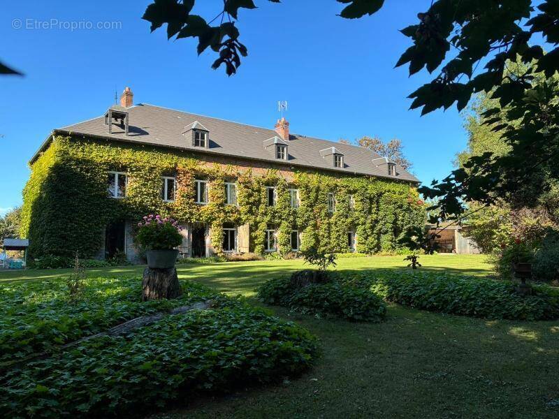 Maison à AVESNES-SUR-HELPE