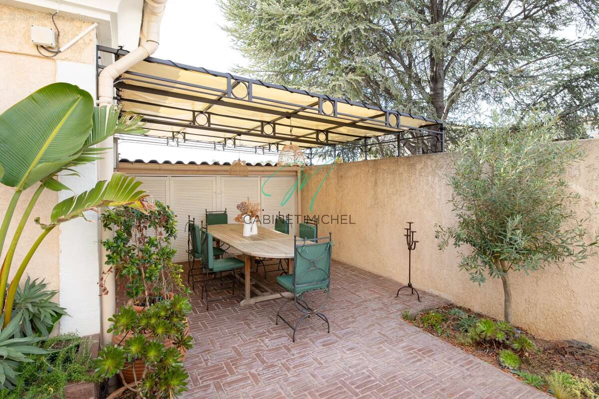 Maison à VILLENEUVE-LOUBET