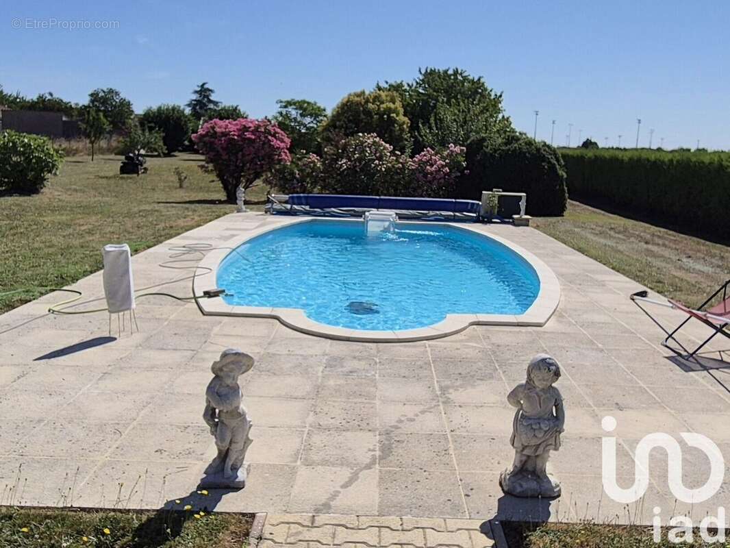 Photo 2 - Maison à CHATEAUBERNARD