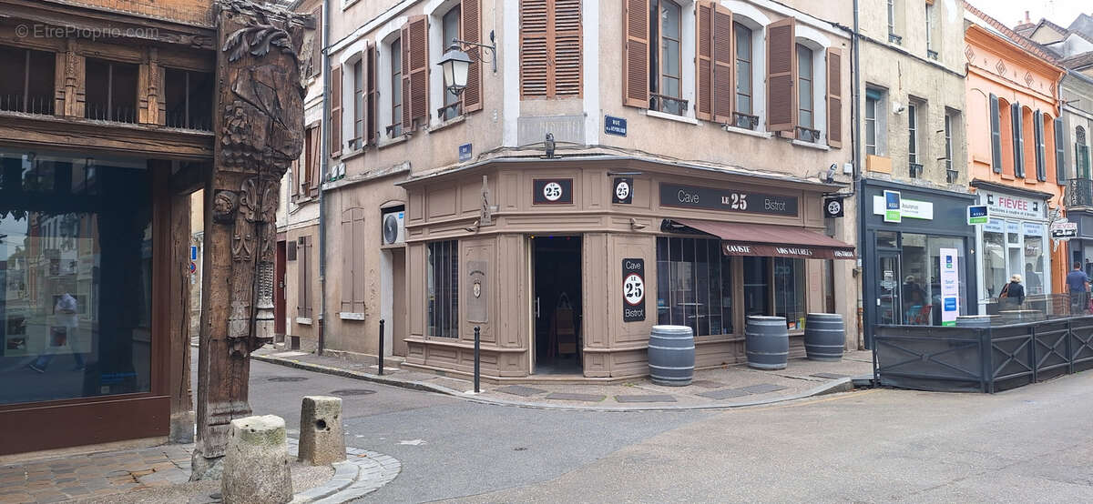 Commerce à SENS