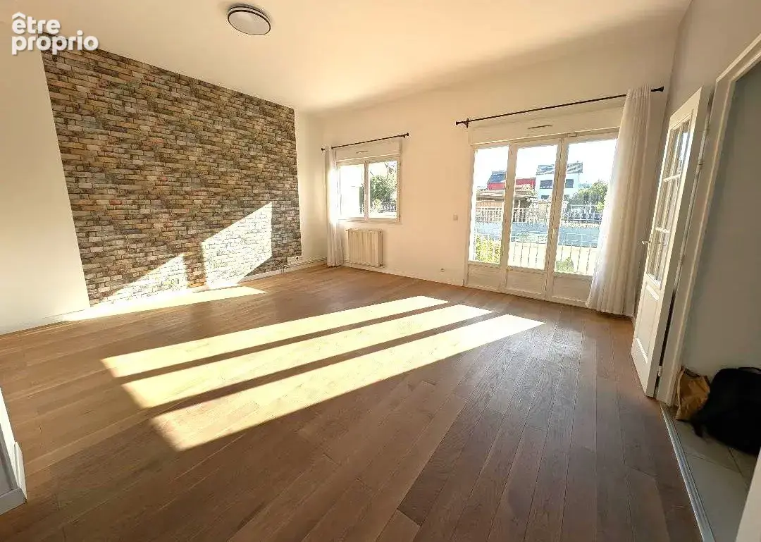Appartement à NEUILLY-PLAISANCE