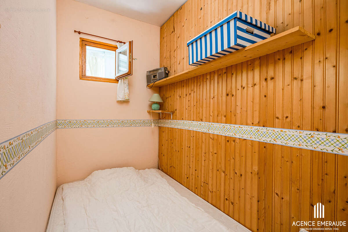 A vendre appartement rez-de-jardin Dinard 4 pièces 97.45 m² quartier St Enogat- stationnement -cave - photo 7