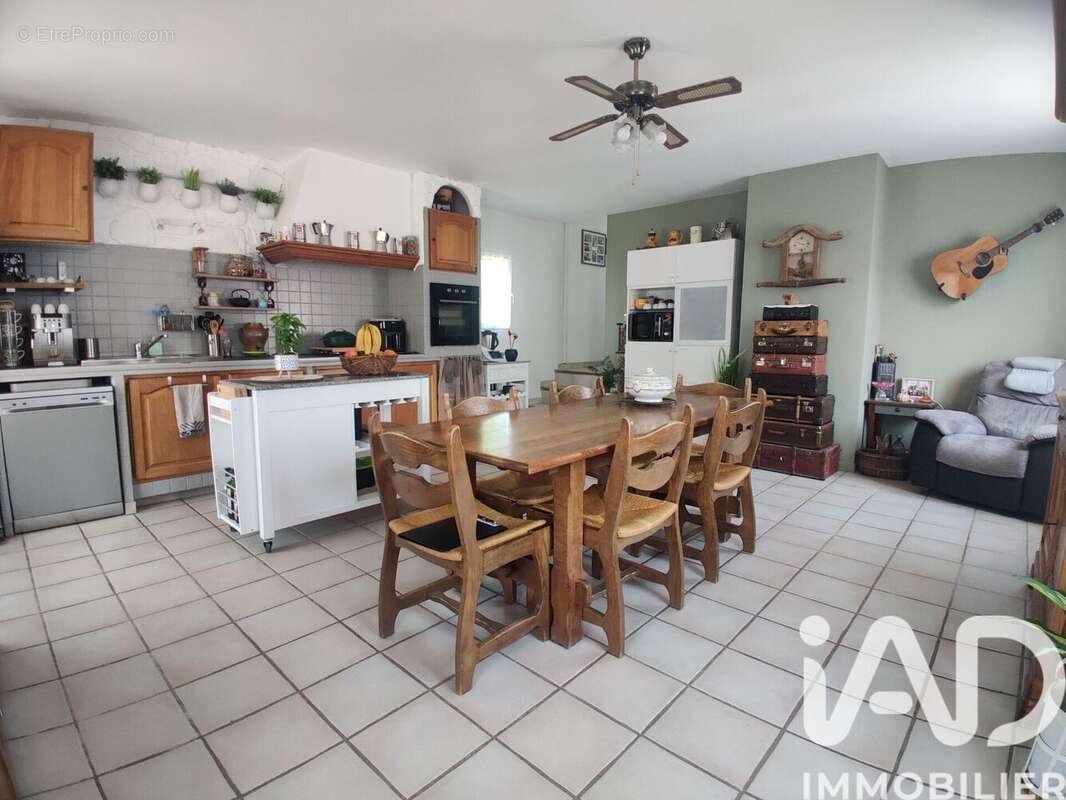 Photo 2 - Maison à SEILLONS-SOURCE-D&#039;ARGENS