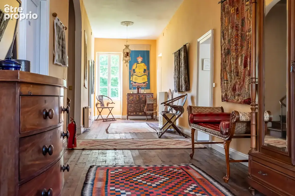 Château avec annexes, piscine, court de tennis et garages - photo 31