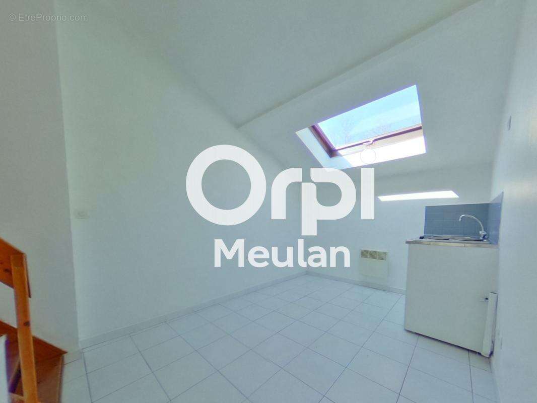 Appartement à JUZIERS
