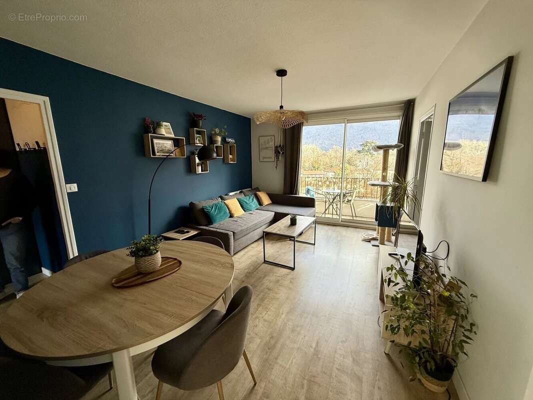Appartement à SAINT-EGREVE