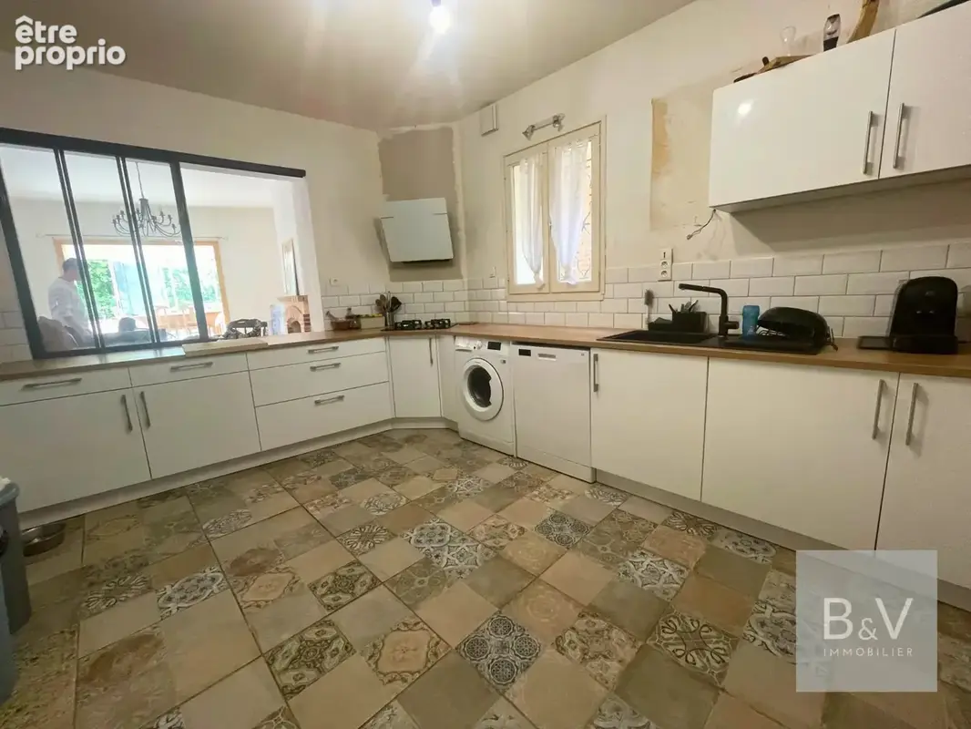 Maison de charme de 340 m² avec jardin - photo 4