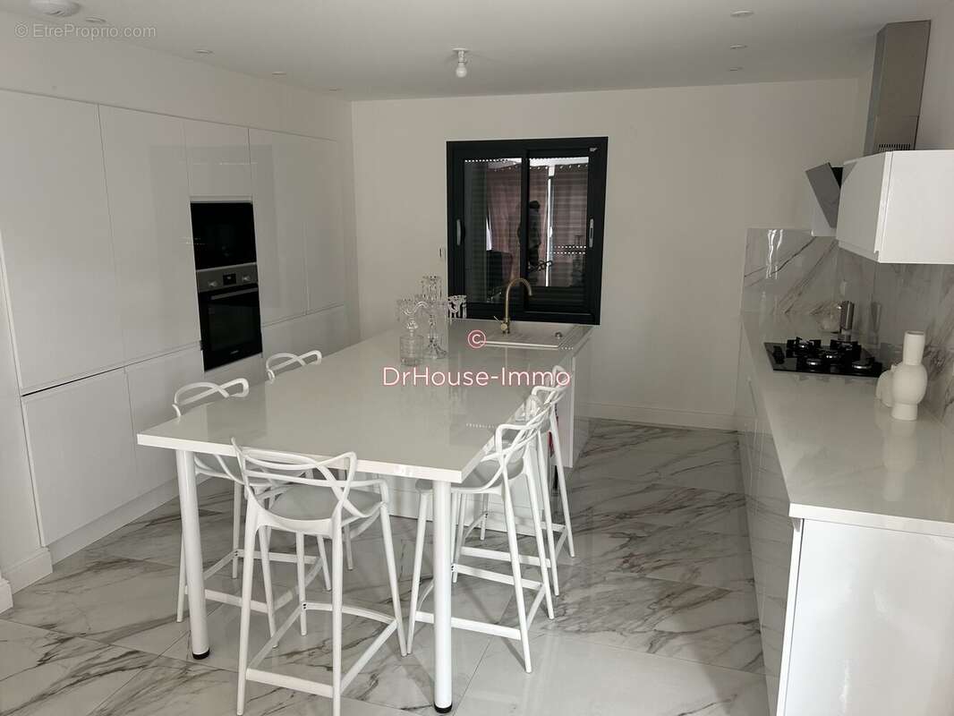 Maison à LA COURONNE