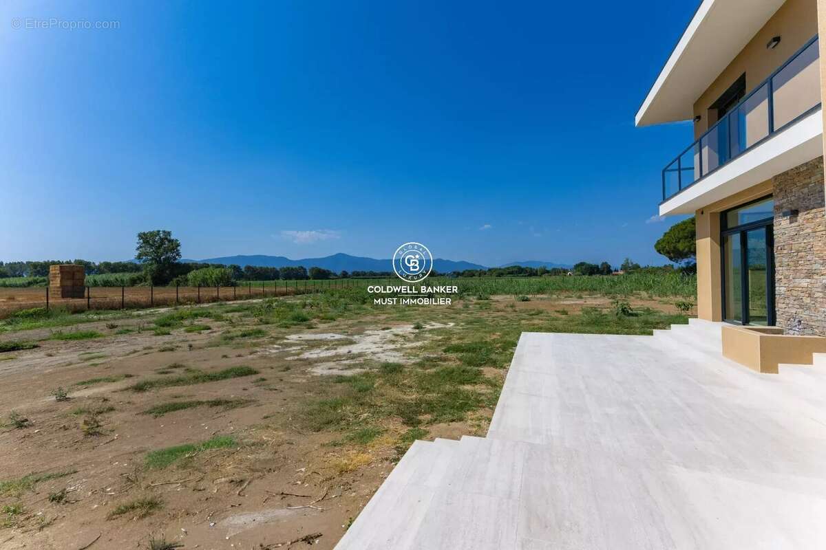 Maison 121 m² à Saint-Cyprien  - photo 2