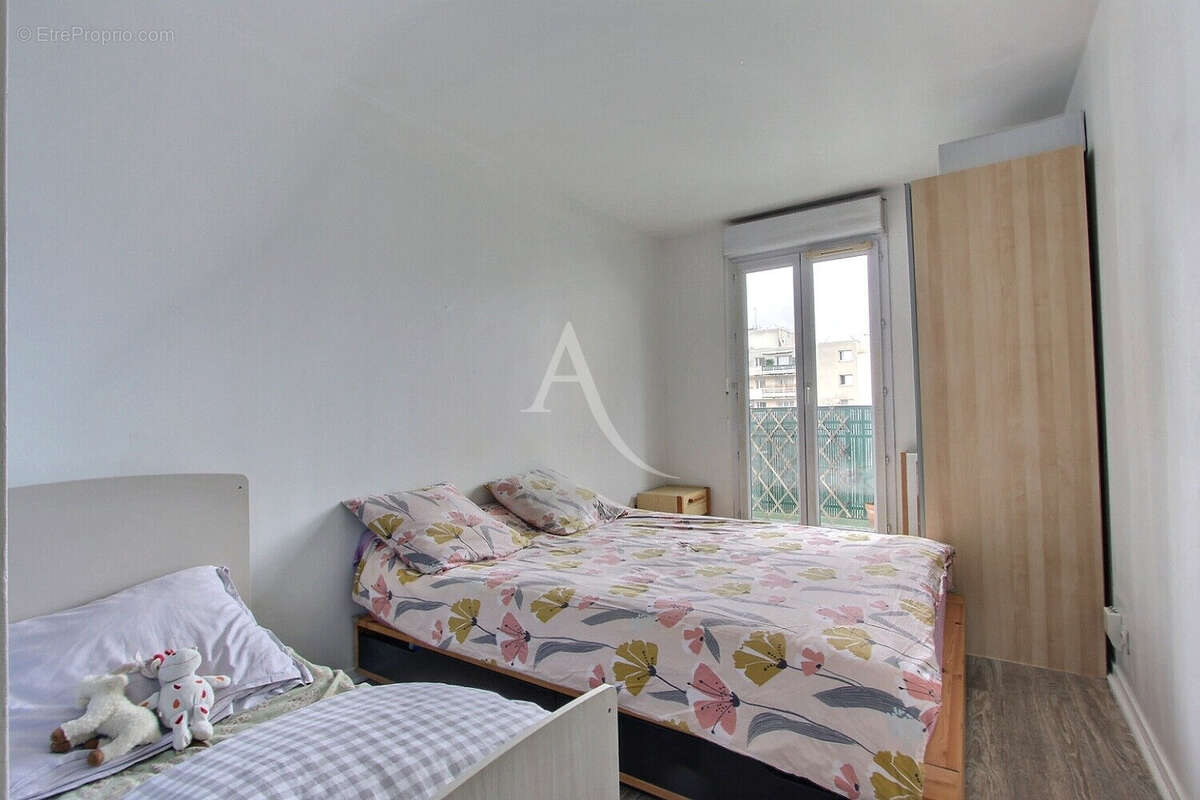 Appartement à VILLENEUVE-LA-GARENNE