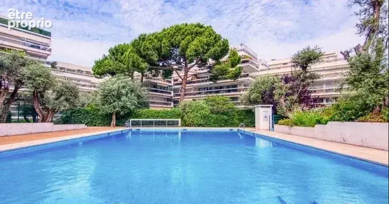 À deux pas d’Antibes et Juan-les-Pins – Studio cabine en résidence sécurisée avec parc et piscine - photo 12