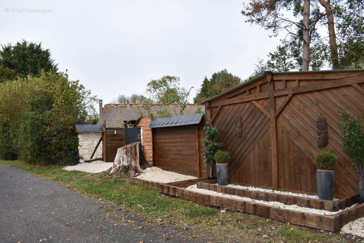 Maison à LE BEC-HELLOUIN