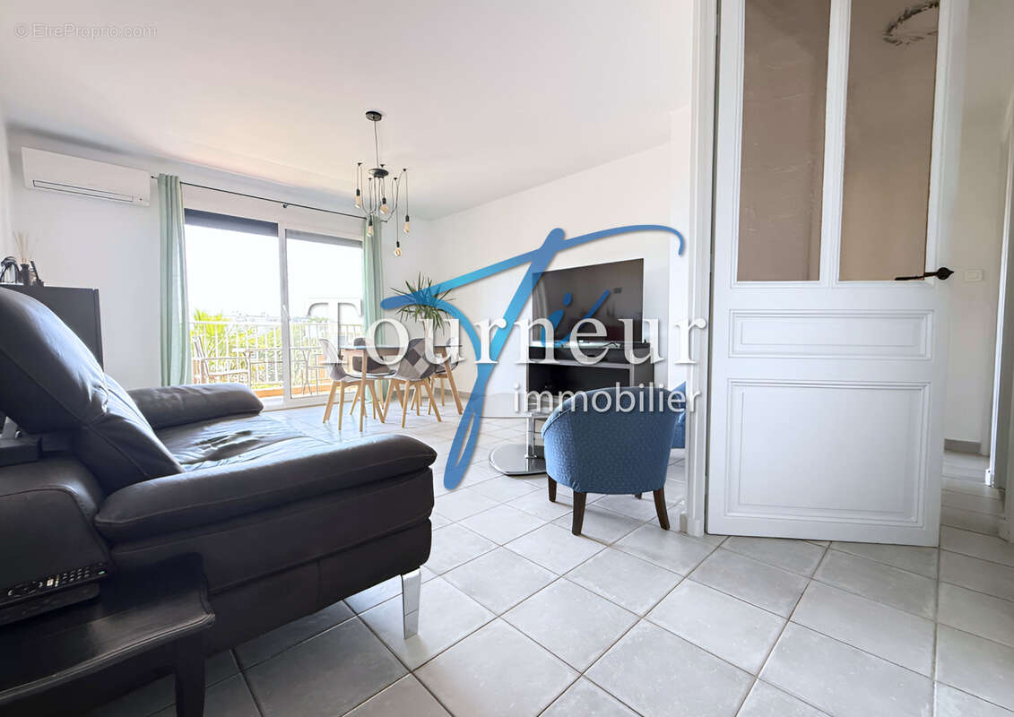 Appartement à SIX-FOURS-LES-PLAGES
