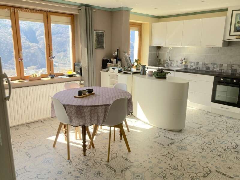 Maison à SAINT-MARTIN-DE-LA-PORTE