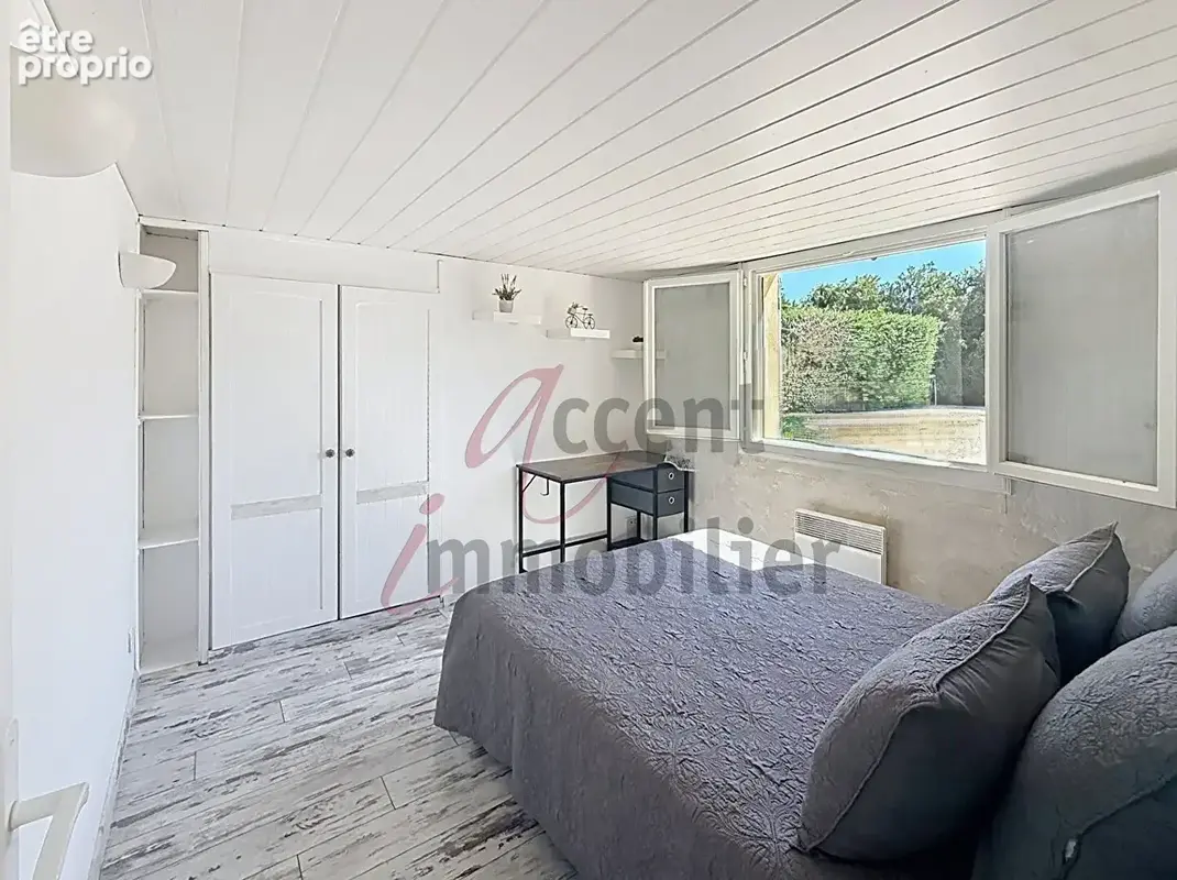 Noves : Double habitation et hangar, piscine et grand terrain - photo 16