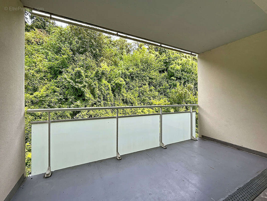Grand F2 récent avec balcon et parking ? Rue Georges Lanfry - photo 2