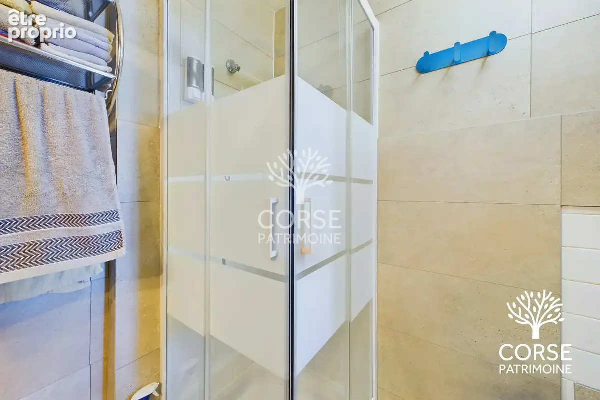 Appartement T3 rénové en plein coeur du village - photo 12