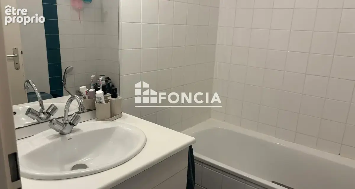 Appartement T2 avec balcon et parking, au sein d'une résidence sécurisée - photo 3