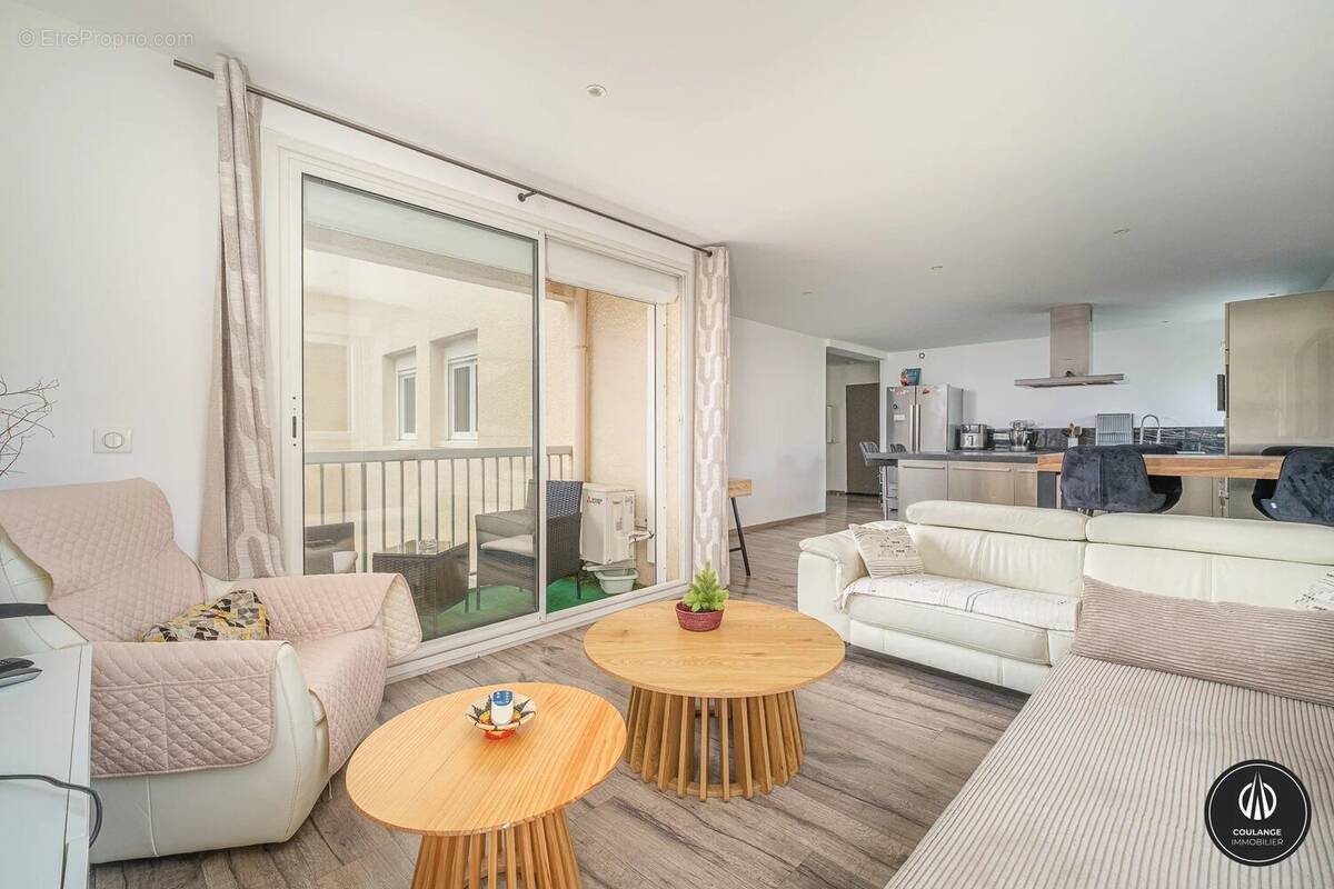 Appartement à MARSEILLE-8E