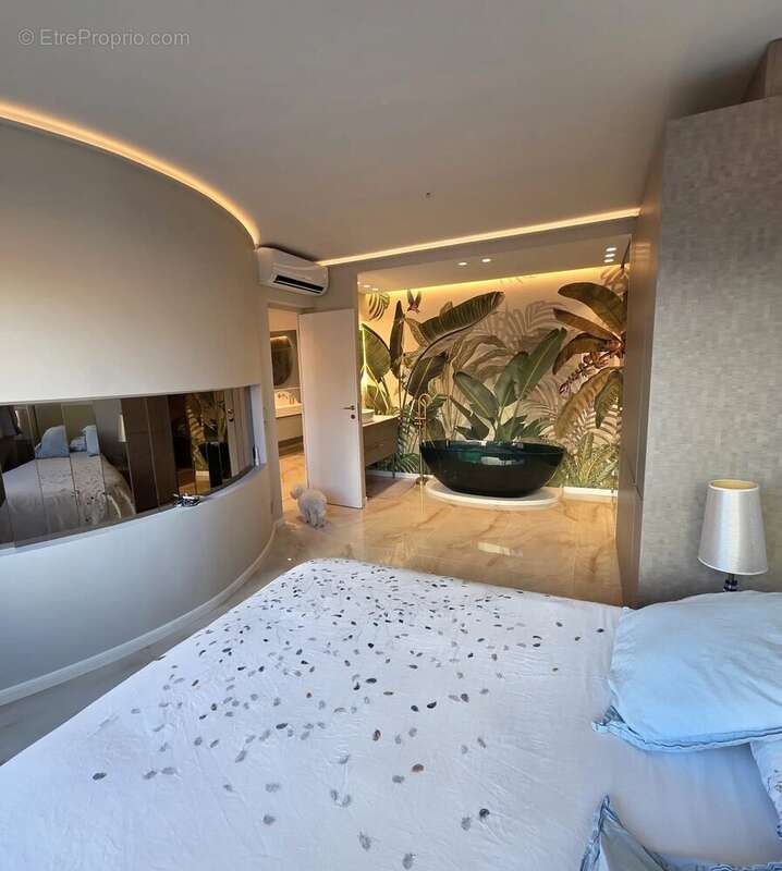 Appartement à ROQUEBRUNE-CAP-MARTIN