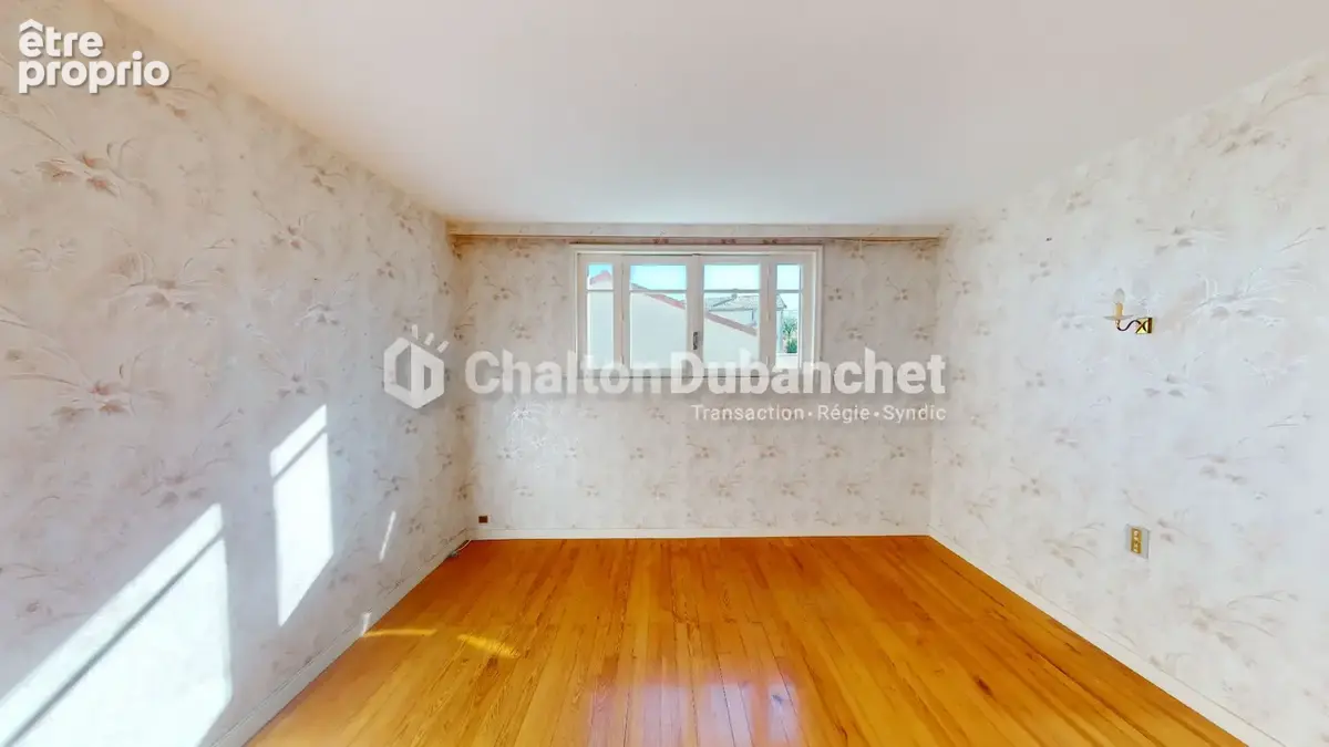 Coutouvre - maison de ville 235 m² ? 5 chambres ? jardin ? - photo 7