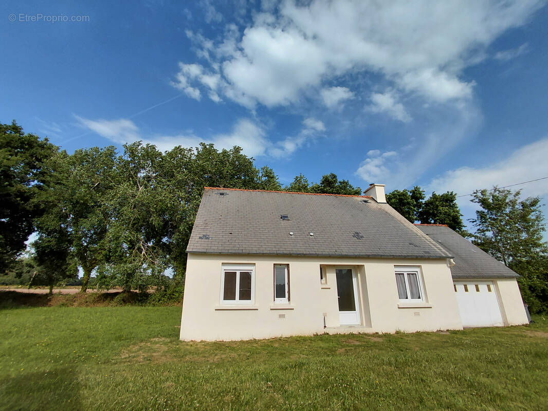 Maison à SAINT-CLET