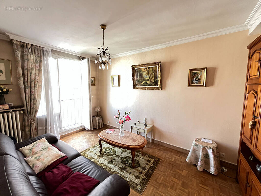 Appartement à AUBERVILLIERS