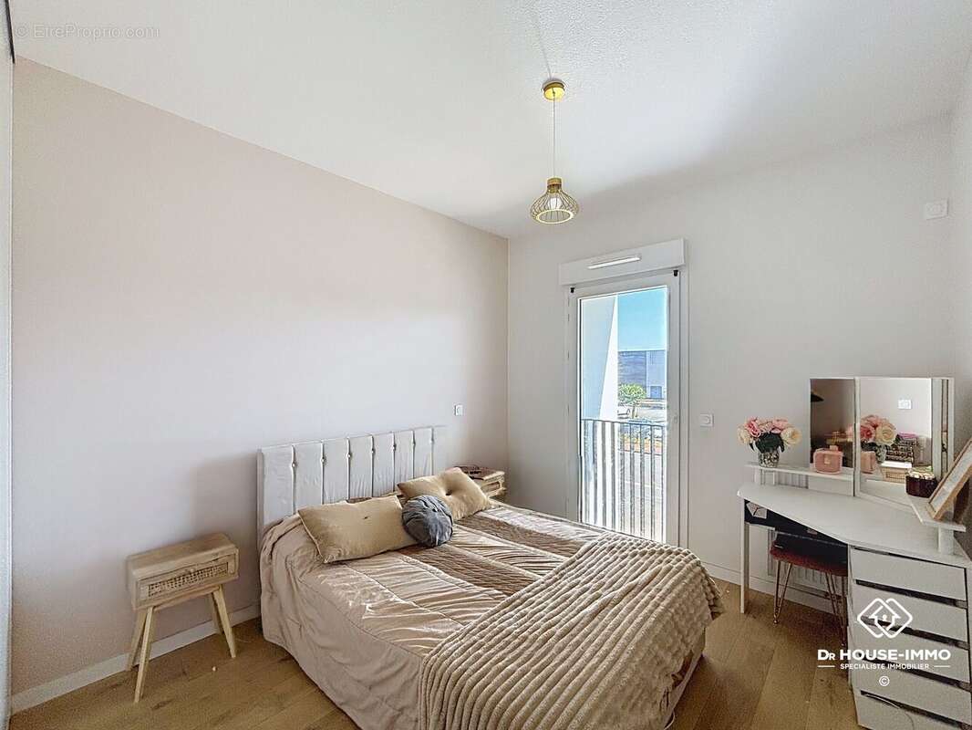 Appartement 81 m² à Merignac  - photo 7