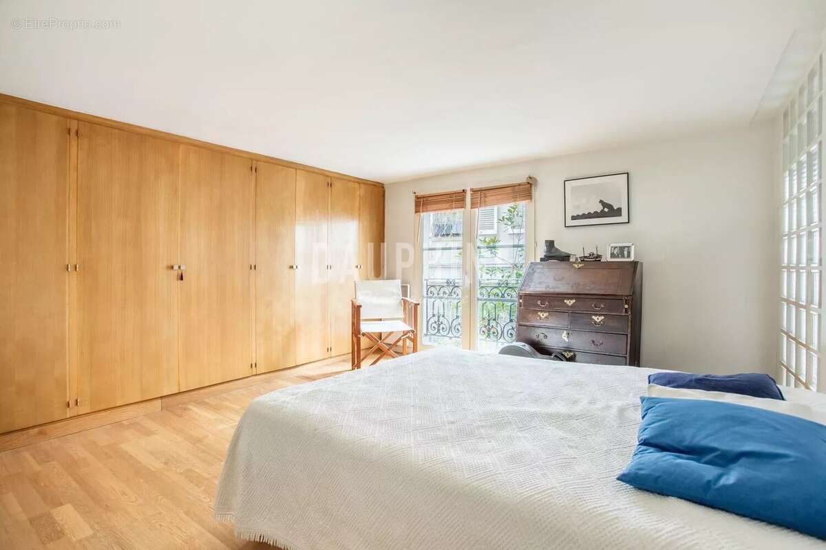 Appartement à PARIS-6E